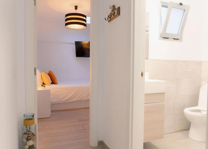 Modern With Wifi And Ac Apartamento Tías