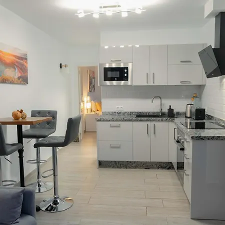 Apartment Modern With Wifi And Ac *