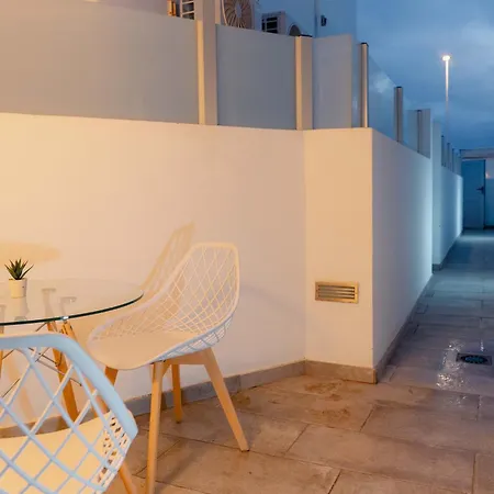 Apartment Modern With Wifi And Ac *