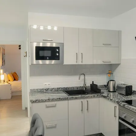 Apartment Modern With Wifi And Ac