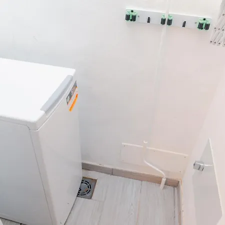 Apartment Modern With Wifi And Ac