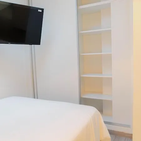 Modern With Wifi And Ac * Tías