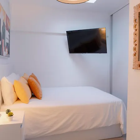 Modern With Wifi And Ac Apartment