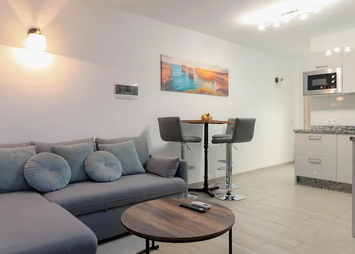 Modern With Wifi And Ac